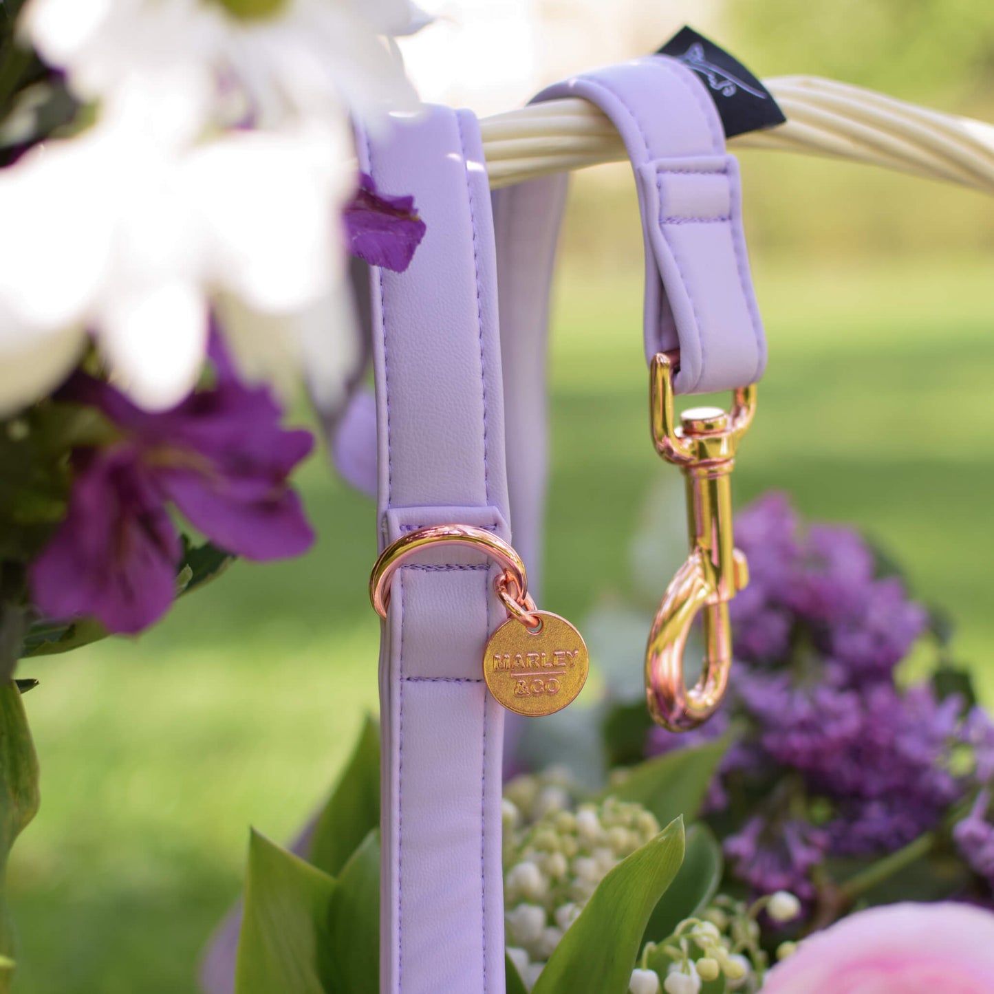 Lilac am za pse od modne eko kože u ljubičastoj boji sa rosegold metalnim delovima